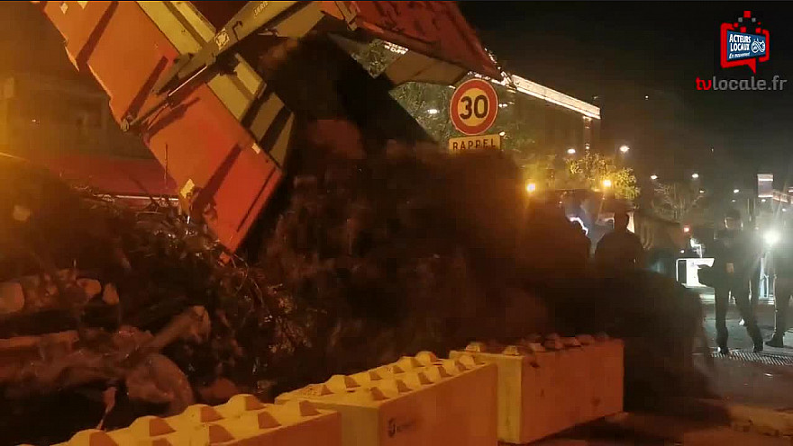 TV Locale Tarn-et-Garonne - MERCOSUR Acte 2 à l'appel de la FDSEA82 et des JA82 Montauban prise d'assaut par 235 tracteurs...